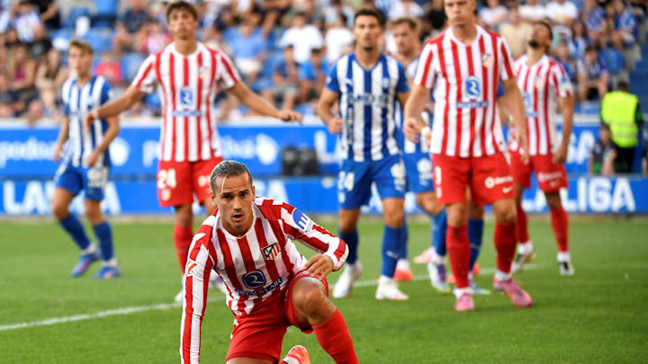 TOPSHOT-FBL-ESP-LIGA-ALAVES-ATLETICO MADRID
