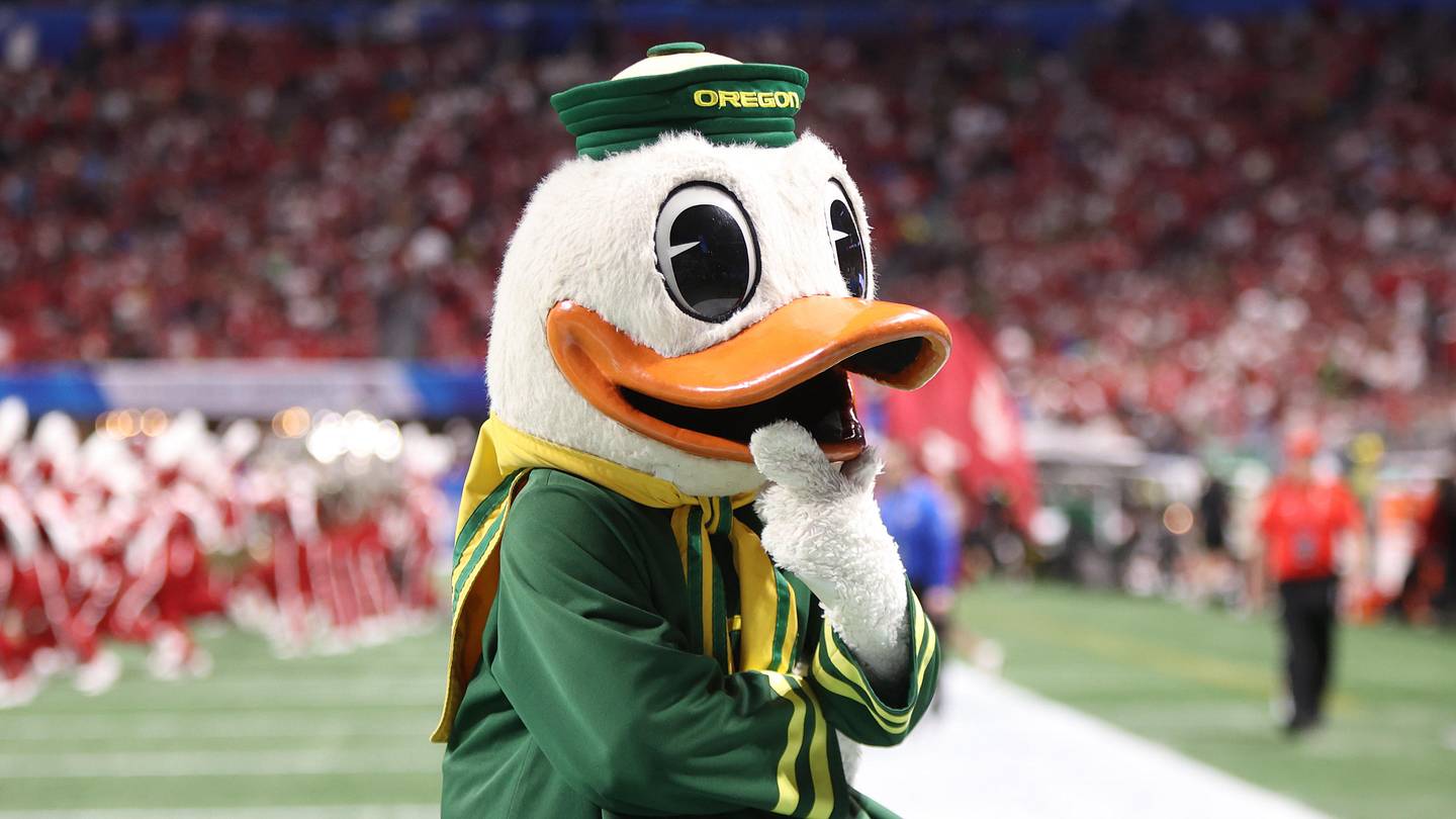 Oregon Mascot Teases Return of Inflatable Duck For Japan Trip