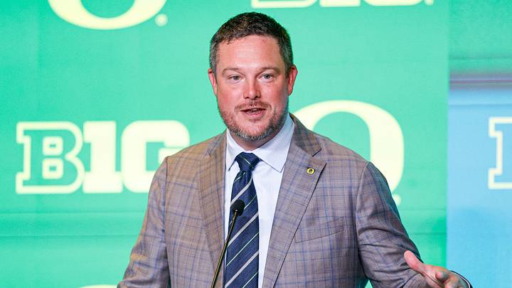 Jul 29, 2026; Chicago, IL, USA; Oregon Football head coach Dan Lanning speaks during Big Ten Media Days at Hilton Chicago. Mandatory Credit: Kamil Krzaczynski-Imagn Images Jul 29, 2026; Chicago, IL, USA; Oregon Football head coach Dan Lanning speaks during Big Ten Media Days at Hilton Chicago. Mandatory Credit: Kamil Krzaczynski-Imagn Images