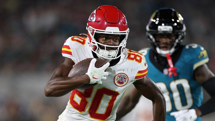 Oct 6, 2025; Jacksonville, Florida, USA; Kansas City Chiefs wide receiver Tyquan Thornton (80) runs after a catch during the first half against the Jacksonville Jaguars at EverBank Stadium. Mandatory Credit: Nathan Ray Seebeck-Imagn Images Oct 6, 2025; Jacksonville, Florida, USA; Kansas City Chiefs wide receiver Tyquan Thornton (80) runs after a catch during the first half against the Jacksonville Jaguars at EverBank Stadium. Mandatory Credit: Nathan Ray Seebeck-Imagn Images