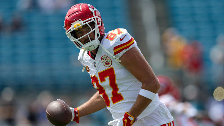 Kansas City Chiefs tight end Travis Kelce (87) warms up.