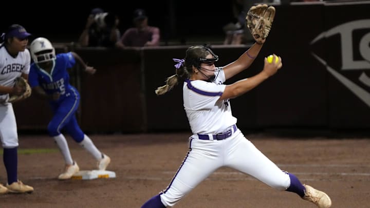 Queen Creek Bulldogs' Aubrey Chavez (20) pitches against the Xavier Prep Gators during their AIA 6A State Championship game at ASU Farrington Softball Stadium in Tempe on May 19, 2025.
