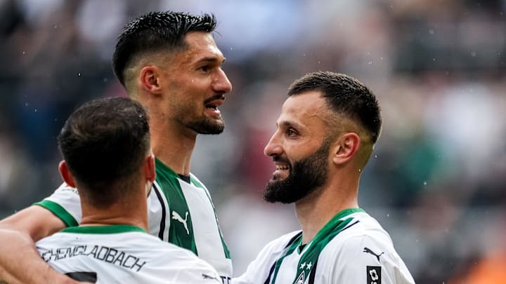 Tim Kleindienst mit Franck (r.) und Kevin Stöger (vorne) Tim Kleindienst mit Franck (r.) und Kevin Stöger (vorne)