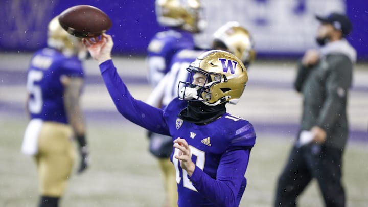 Washington Huskies quarterback Ethan Garbers (10) throws during pregame warmups against the Oregon State Beavers at Alaska Airlines Field at Husky Stadium. Mandatory Credit: Joe Nicholson-Imagn Images Washington Huskies quarterback Ethan Garbers (10) throws during pregame warmups against the Oregon State Beavers at Alaska Airlines Field at Husky Stadium. Mandatory Credit: Joe Nicholson-Imagn Images