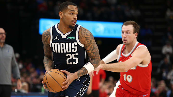 Jan 6, 2025; Memphis, Tennessee, USA; Dallas Mavericks forward P.J. Washington (25) drives to the basket as Memphis Grizzlies guard Luke Kennard (10) defends during the second quarter at FedExForum. Mandatory Credit: Petre Thomas-Imagn Images Jan 6, 2025; Memphis, Tennessee, USA; Dallas Mavericks forward P.J. Washington (25) drives to the basket as Memphis Grizzlies guard Luke Kennard (10) defends during the second quarter at FedExForum. Mandatory Credit: Petre Thomas-Imagn Images