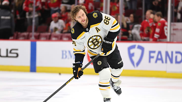 Boston Bruins v Chicago Blackhawks