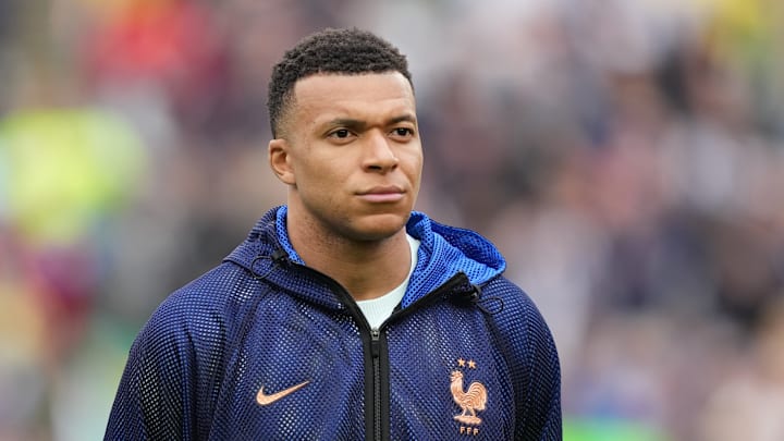 Kylian Mbappé et les Bleus défient la Colombie dimanche en match amical. 