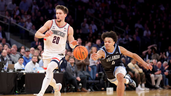 Villanova Wildcats guard Tyler Perkins (4)