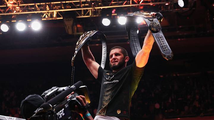 Nov 15, 2025; New York, NY, UNITED STATES; Islam Makhachev (blue gloves) celebrates after defeating Jack Della Maddalena (not pictured) by unanimous decision in the welterweight championship bout during UFC 322 at Madison Square Garden. Mandatory Credit: Ed Mulholland-Imagn Images Nov 15, 2025; New York, NY, UNITED STATES; Islam Makhachev (blue gloves) celebrates after defeating Jack Della Maddalena (not pictured) by unanimous decision in the welterweight championship bout during UFC 322 at Madison Square Garden. Mandatory Credit: Ed Mulholland-Imagn Images
