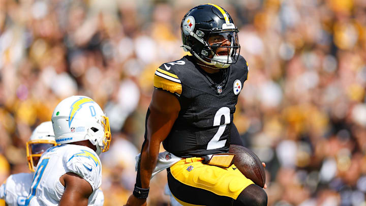 Los Angeles Chargers v Pittsburgh Steelers