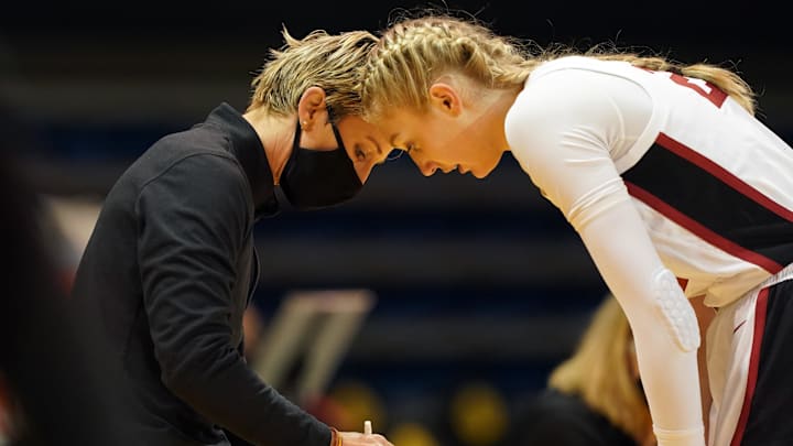 Jan 24, 2021; Santa Cruz, California, USA; Stanford Cardinal assistant head coach Kate Paye talks to forward Cameron Brink (22) during the first quarter against the USC Trojans at Kaiser Permanente Arena. Mandatory Credit: Darren Yamashita-Imagn Images Jan 24, 2021; Santa Cruz, California, USA; Stanford Cardinal assistant head coach Kate Paye talks to forward Cameron Brink (22) during the first quarter against the USC Trojans at Kaiser Permanente Arena. Mandatory Credit: Darren Yamashita-Imagn Images