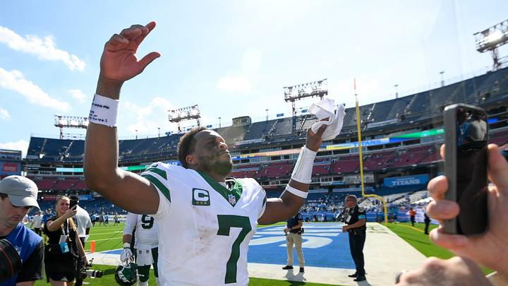 Sep 13, 2026; Nashville, Tennessee, USA;  New York Jets quarterback Geno Smith (7) waves to the crowd as he leaves the field after the win over Tennessee Titans during the second half at Nissan Stadium. Mandatory Credit: Steve Roberts-Imagn Images