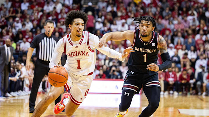 Indiana Hoosiers guard Myles Rice (1) dribbles the ball while South Carolina Gamecocks guard Jacobi Wright (1) defends. 