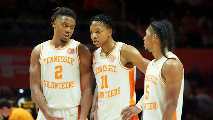 Tennessee's Chaz Lanier (2), Jordan Gainey (11), and Zakai Zeigler (5) talking during a pause in the NCAA college basketball game against Missouri on Wednesday, Feb. 5, 2025, in Knoxville, Tenn.