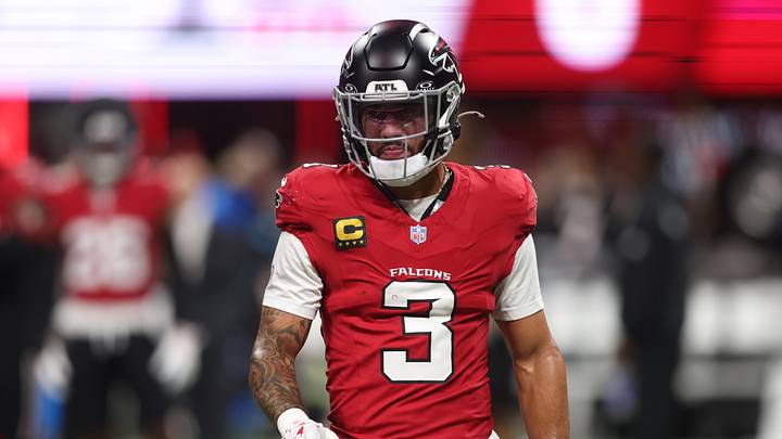 Oct 11, 2026; Atlanta, Georgia, USA; Atlanta Falcons safety Jessie Bates III (3) warms up before a game against the Baltimore Ravens at Mercedes-Benz Stadium.at Mercedes-Benz Stadium. Mandatory Credit: Brett Davis-Imagn Images Oct 11, 2026; Atlanta, Georgia, USA; Atlanta Falcons safety Jessie Bates III (3) warms up before a game against the Baltimore Ravens at Mercedes-Benz Stadium.at Mercedes-Benz Stadium. Mandatory Credit: Brett Davis-Imagn Images