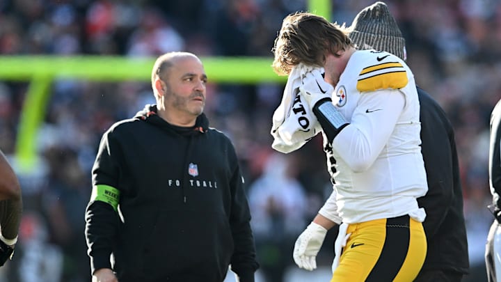Pittsburgh Steelers v Cleveland Browns