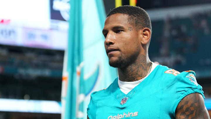 Miami Dolphins tight end Darren Waller