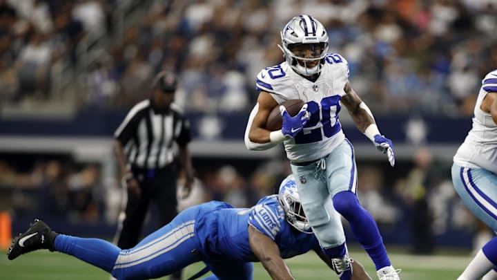 Oct 23, 2022; Arlington, Texas, USA; Dallas Cowboys running back Tony Pollard (20) runs the ball in