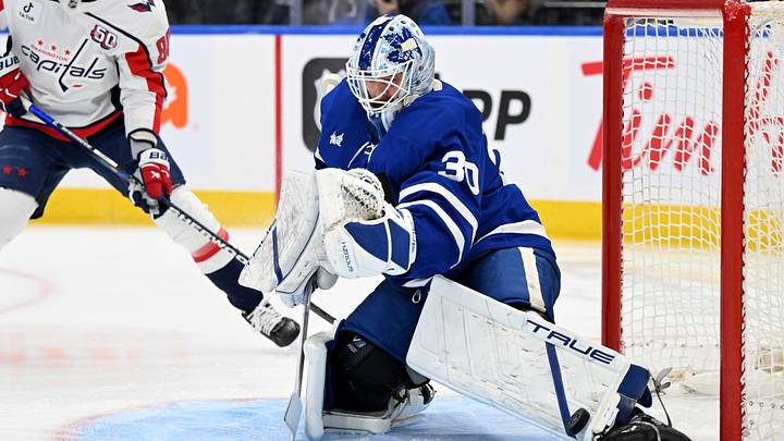 Dec 28, 2024; Toronto, Ontario, CAN; Toronto Maple Leafs goalie Matt Murray (30) makes a save against the Capitals forward in the first period at Scotiabank Arena. Mandatory Credit: Dan Hamilton-Imagn Images Dec 28, 2024; Toronto, Ontario, CAN; Toronto Maple Leafs goalie Matt Murray (30) makes a save against the Capitals forward in the first period at Scotiabank Arena. Mandatory Credit: Dan Hamilton-Imagn Images
