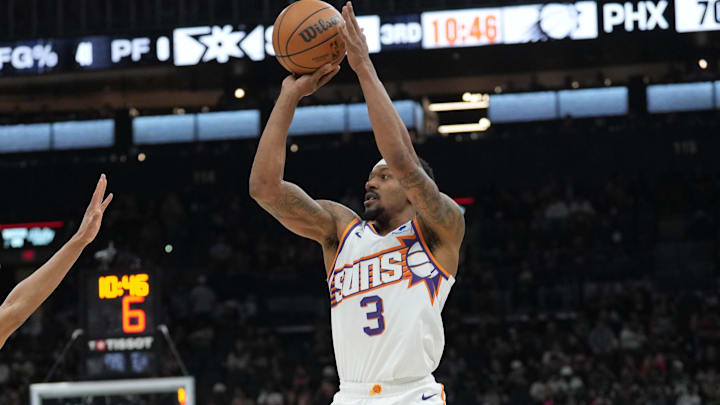Mar 23, 2024; San Antonio, Texas, USA;  Phoenix Suns guard Bradley Beal (3) shoots in the second