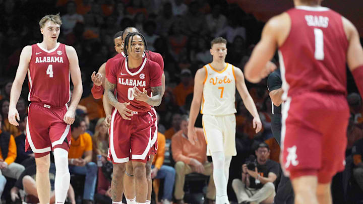 Alabama guard Labaron Philon (0) signals to teammate Alabama guard Mark Sears (1) during a men’s college basketball game between Tennessee and Alabama at Thompson-Boling Arena at Food City Center, Saturday, March 1, 2025.