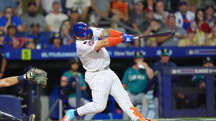Aug 17, 2025; Williamsport, Pennsylvania, USA; New York Mets catcher Francisco Alvarez (4) hits an RBI double against the Seattle Mariners in the second inning at Journey Bank Ballpark at Historic Bowman Field. Mandatory Credit: Kyle Ross-Imagn Images Aug 17, 2025; Williamsport, Pennsylvania, USA; New York Mets catcher Francisco Alvarez (4) hits an RBI double against the Seattle Mariners in the second inning at Journey Bank Ballpark at Historic Bowman Field. Mandatory Credit: Kyle Ross-Imagn Images