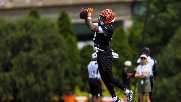 Jun 16, 2026; Cincinnati, OH, USA; Cincinnati Bengals safety Bryan Cook (6) catches a pass during minicamp at Kettering Health Practice Fields. Mandatory Credit: Katie Stratman-Imagn Images