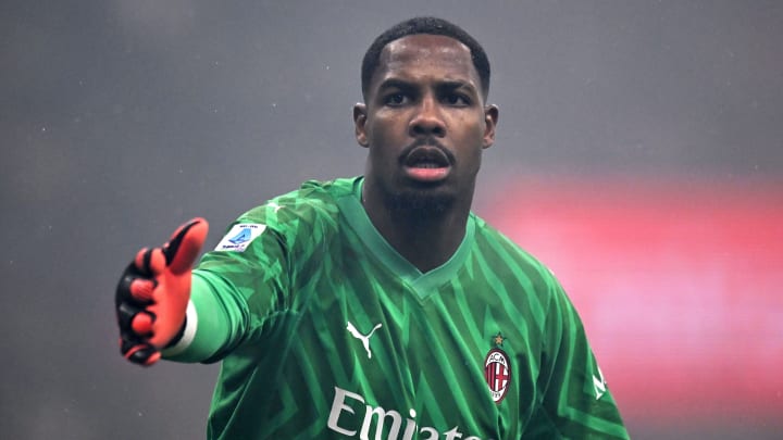 Mike Maignan Mike Maignan