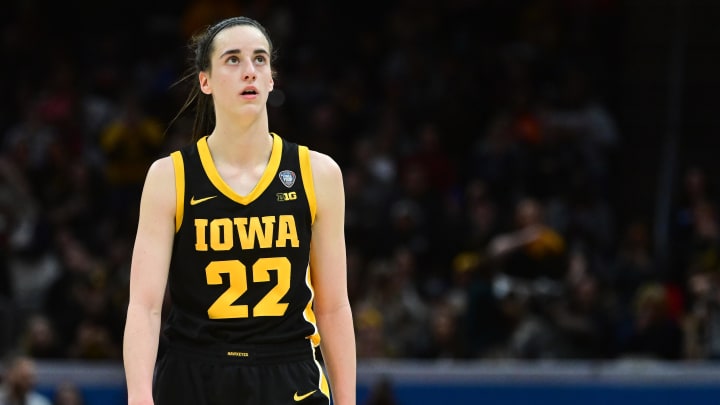 Apr 7, 2024; Cleveland, OH, USA; Iowa Hawkeyes guard Caitlin Clark (22) against the South Carolina Gamecocks in the finals of the Final Four of the womens 2024 NCAA Tournament at Rocket Mortgage FieldHouse. Mandatory Credit: Ken Blaze-USA TODAY Sports Apr 7, 2024; Cleveland, OH, USA; Iowa Hawkeyes guard Caitlin Clark (22) against the South Carolina Gamecocks in the finals of the Final Four of the womens 2024 NCAA Tournament at Rocket Mortgage FieldHouse. Mandatory Credit: Ken Blaze-USA TODAY Sports