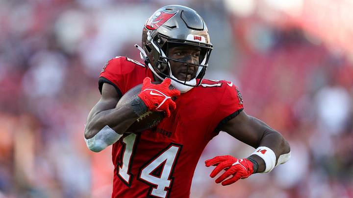 Dec 31, 2023; Tampa, Florida, USA; Tampa Bay Buccaneers wide receiver Chris Godwin (14) catches a pass for a touchdown against the New Orleans Saints in the fourth quarter at Raymond James Stadium. Mandatory Credit: Nathan Ray Seebeck-USA TODAY Sports Dec 31, 2023; Tampa, Florida, USA; Tampa Bay Buccaneers wide receiver Chris Godwin (14) catches a pass for a touchdown against the New Orleans Saints in the fourth quarter at Raymond James Stadium. Mandatory Credit: Nathan Ray Seebeck-USA TODAY Sports