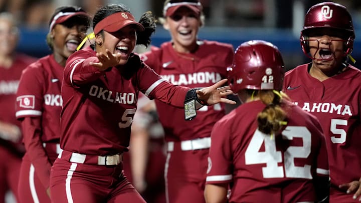 Oklahoma celebrates with Gabbie Garcia (42).