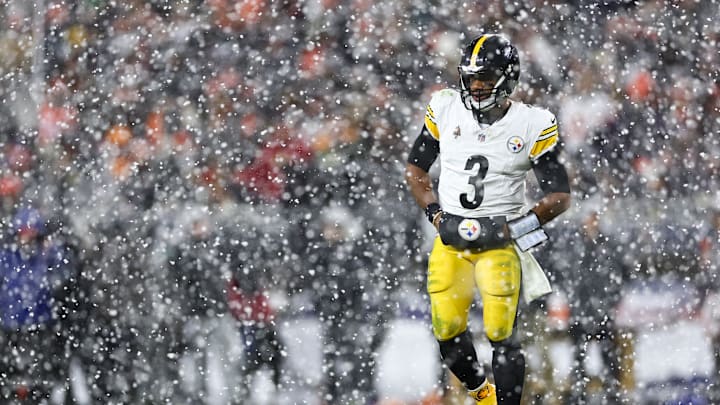 Pittsburgh Steelers v Cleveland Browns
