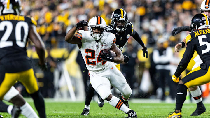 Cleveland Browns v Pittsburgh Steelers