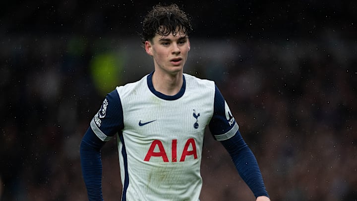 Archie Gray in action for Spurs 