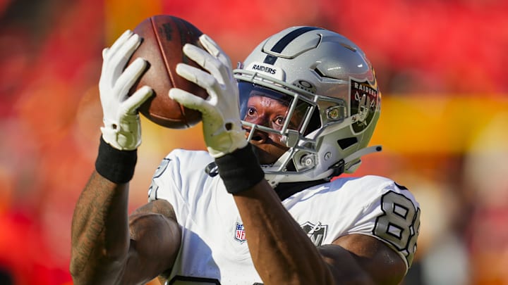Nov 29, 2024; Kansas City, Missouri, USA; Las Vegas Raiders tight end Justin Shorter (88) warms up prior to a game against the Kansas City Chiefs at GEHA Field at Arrowhead Stadium. Mandatory Credit: Jay Biggerstaff-Imagn Images