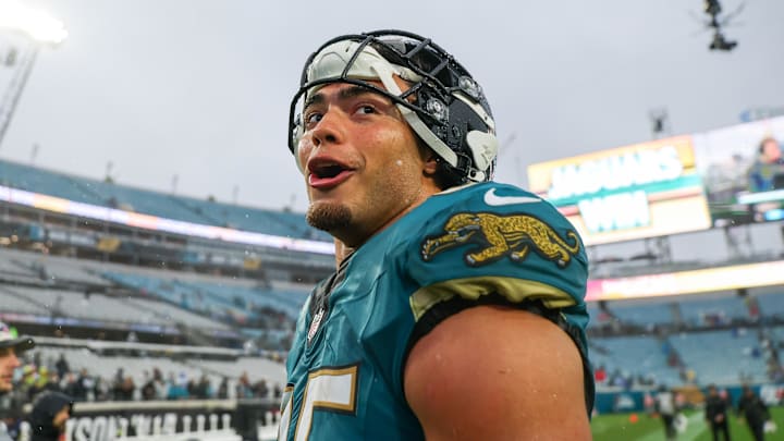 1Dec 7, 2025; Jacksonville, Florida, USA; Jacksonville Jaguars tight end Brenton Strange (85) leaves the field following a game at EverBank Stadium. 1Dec 7, 2025; Jacksonville, Florida, USA; Jacksonville Jaguars tight end Brenton Strange (85) leaves the field following a game at EverBank Stadium.