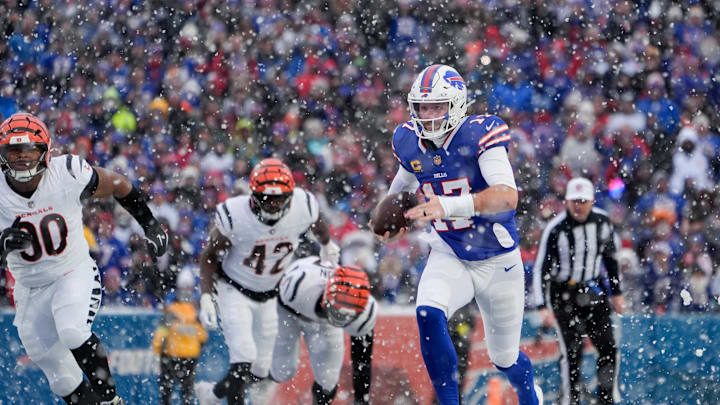 Dec 7, 2025; Orchard Park, New York, USA; Buffalo Bills tight end Dalton Kincaid (86) runs the ball in the fourth quarter against the Cincinnati Bengals at Highmark Stadium. Mandatory Credit: Gregory Fisher-Imagn Images Dec 7, 2025; Orchard Park, New York, USA; Buffalo Bills tight end Dalton Kincaid (86) runs the ball in the fourth quarter against the Cincinnati Bengals at Highmark Stadium. Mandatory Credit: Gregory Fisher-Imagn Images