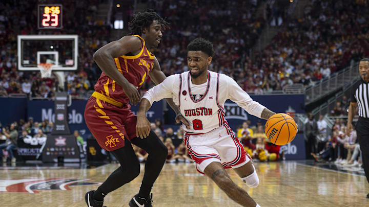 Mar 16, 2024; Kansas City, MO, USA; Houston Cougars guard Mylik Wilson (8) handles the ball while