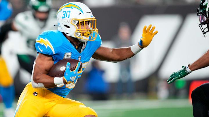 New York, NY, US; Los Angeles Chargers running back Austin Ekeler (30) runs the ball during the