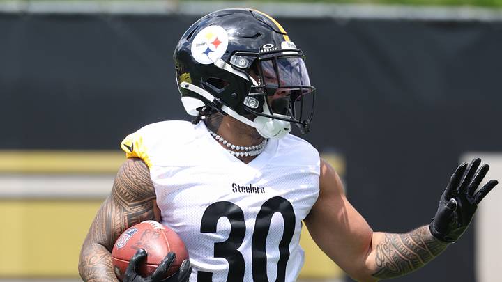 Pittsburgh Steelers running back Jaylen Warren