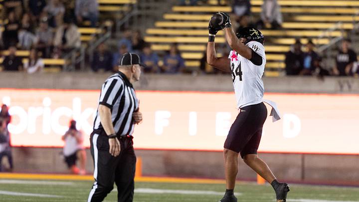 Oct 17, 2026; Berkeley, California, USA; Wake Forest Demon Deacons tight end Dominick Barry (84) is all alone as he catches a pass against the California Golden Bears during the first quarter at California Memorial Stadium. Mandatory Credit: D. Ross Cameron-Imagn Images Oct 17, 2026; Berkeley, California, USA; Wake Forest Demon Deacons tight end Dominick Barry (84) is all alone as he catches a pass against the California Golden Bears during the first quarter at California Memorial Stadium. Mandatory Credit: D. Ross Cameron-Imagn Images