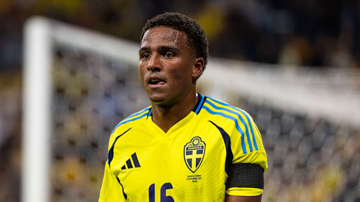 Sueco atua no futebol grego desde 2022