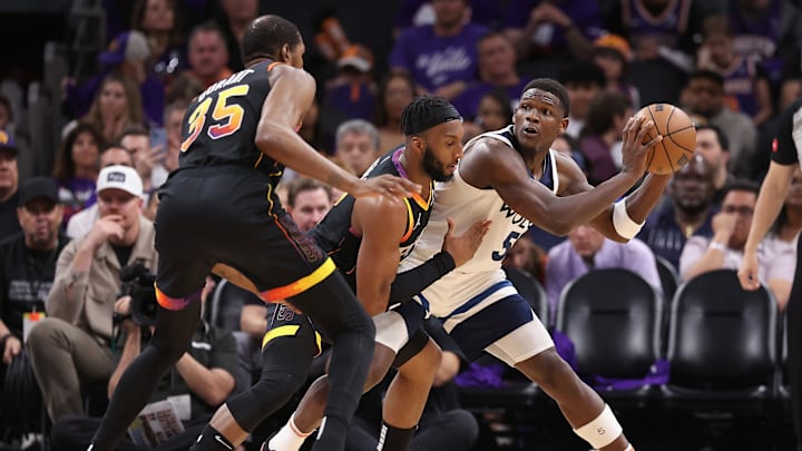 Minnesota Timberwolves v Phoenix Suns - Game Three