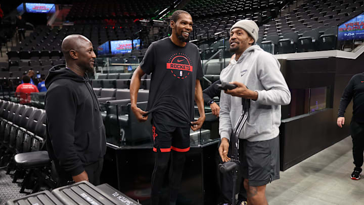 Dec 23, 2025; Inglewood, California, USA; Houston Rockets forward Kevin Durant (middle) chats with Los Angeles Clippers guard Bradley Beal (right) before the game at Intuit Dome. Mandatory Credit: Kiyoshi Mio-Imagn Images Dec 23, 2025; Inglewood, California, USA; Houston Rockets forward Kevin Durant (middle) chats with Los Angeles Clippers guard Bradley Beal (right) before the game at Intuit Dome. Mandatory Credit: Kiyoshi Mio-Imagn Images