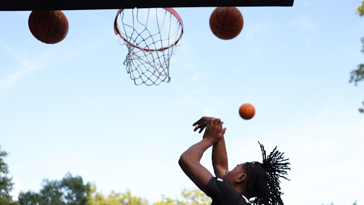 Five-star PG Deron Rippey Jr. didn't include Syracuse basketball in his top 5. However, the 'Cuse staff put in the work here. Five-star PG Deron Rippey Jr. didn't include Syracuse basketball in his top 5. However, the 'Cuse staff put in the work here.