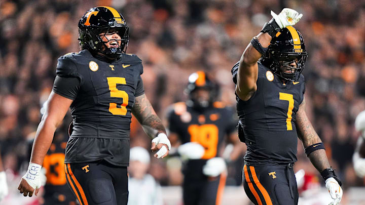 Tennessee defensive lineman Daevin Hobbs (5) and Tennessee linebacker Arion Carter (7) during a college football game between Tennessee and Oklahoma in Neyland Stadium in Knoxville on Nov. 1, 2025. Tennessee defensive lineman Daevin Hobbs (5) and Tennessee linebacker Arion Carter (7) during a college football game between Tennessee and Oklahoma in Neyland Stadium in Knoxville on Nov. 1, 2025.