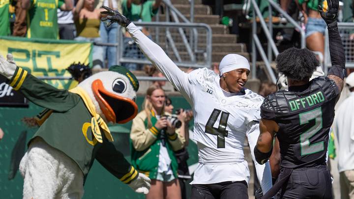 Oregon’s Jamari Johnson, center, scores for the Combat Ducks during the Oregon Spring Game at Autzen Stadium in Eugene April 25, 2026