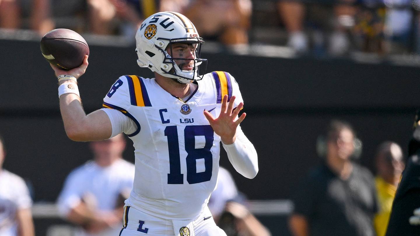 Garrett Nussmeier has one advantage in Chiefs battle with Justin Fields