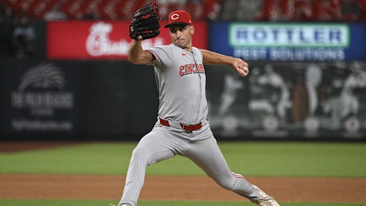 Sep 16, 2025; St. Louis, Missouri, USA; Cincinnati Reds relief pitcher Brent Suter (31) pitches against the St. Louis Cardinals in the eighth inning at Busch Stadium. Mandatory Credit: Joe Puetz-Imagn Images