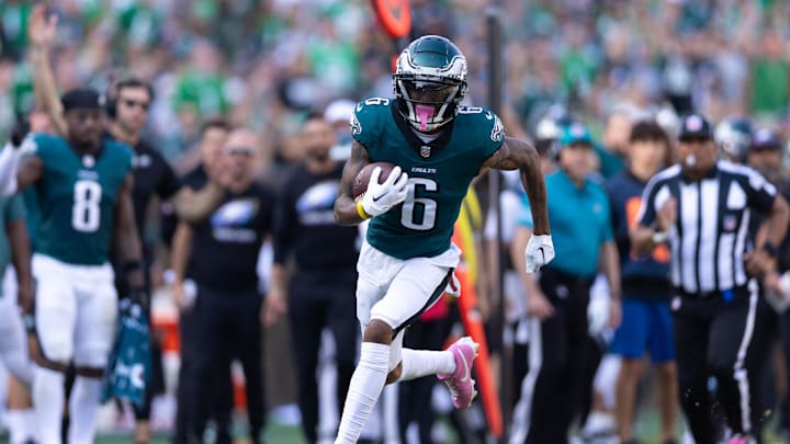 Philadelphia Eagles wide receiver DeVonta Smith (6).